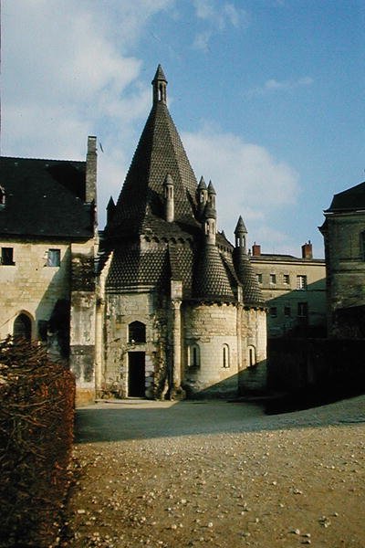 Tour dEvrault af French School