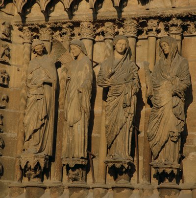 Visitationen, fire karmfigurer fra katedralens vestfacade, ca. 1230-40 (kalksten) (se 62274) af French School