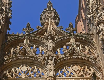 Tracery over syddøren af French School