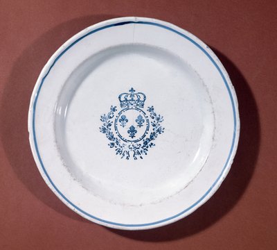 Versailles køkkentallerken, Saint-Cloud-fremstilling (fajance) af French School