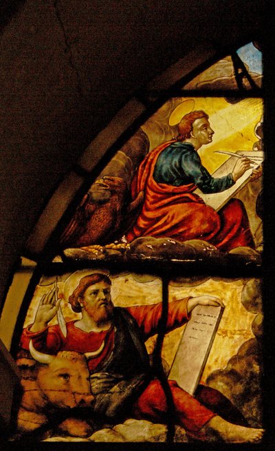 Vindue Charnier-2, der viser evangelisterne med værtens mirakel: St. Luke og St. John af French School