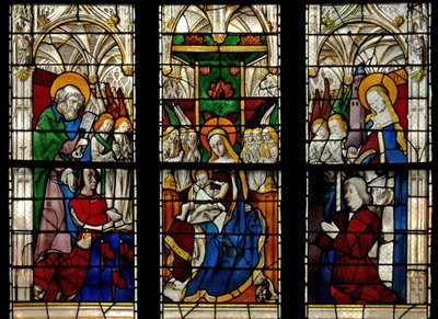 Vindue E3, der viser Jomfruen og barnet på tronen: også donorerne med deres skytshelgener (St. Peter og St. Barbara) af French School