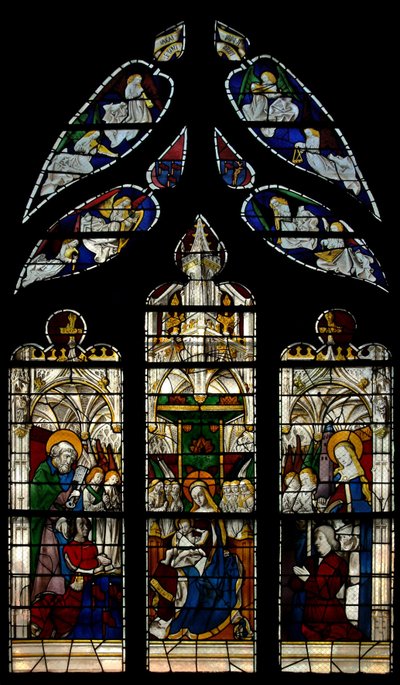 Vindue E3, der viser Jomfruen og barnet på tronen: også donorerne med deres skytshelgener (St. Peter og St. Barbara) af French School