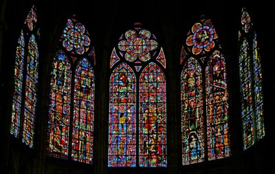 Vindue med udsigt over korets østlige ende af French School