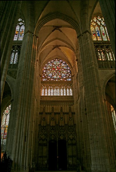Vindue, der forestiller det sydlige tværskib af French School