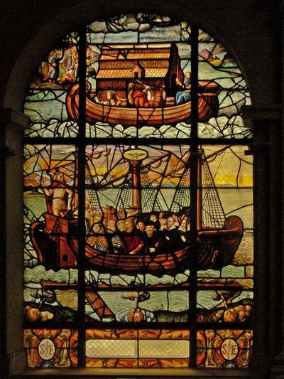 Window in the Charnier (w.3) skildrer historien om Noahs Ark og Kirken med Kristus og de troende af French School