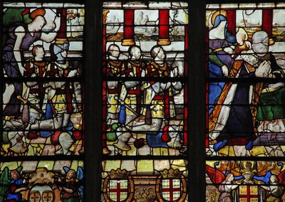Vindue w13 viser Anne de Montmorency med sin skytshelgen St. Anne (der lærer Jomfruen at læse) og 5 af hans sønner af French School