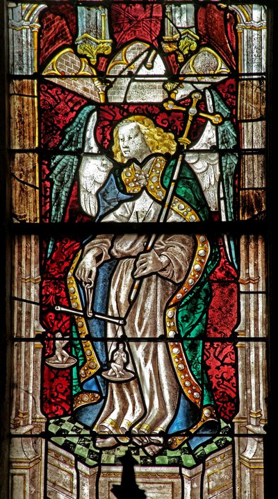 Vindue w15 forestillende St Michael af French School