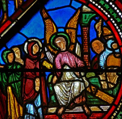 Fenster w15 zeigt eine Auferstehungsszene: die Heiligen Frauen am Grab von French School