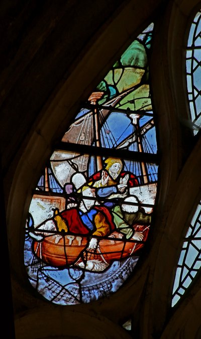 Vindue w21, der forestiller Kristus, får Sankt Peter til at gå på vandet - en detalje af French School