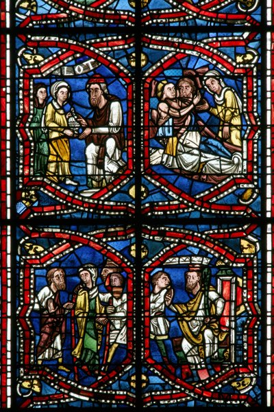 Vindue w5-R, der viser en detalje af designet (farvet glas) af French School