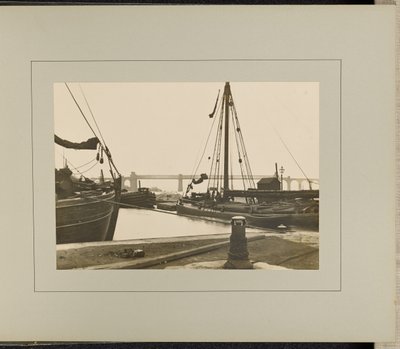 Runcorn - Old Quay Docks af G. Herbert and Horace C. Bayley