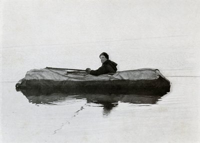 Campbell flydende i en kajak, 1911, 1913 af G. Murray Levick