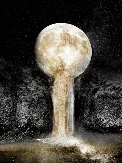 Golden Moon-vandfaldet af Gemma Bardot