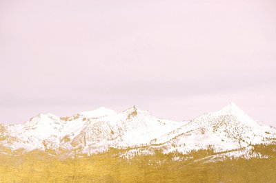 De gyldne Snowy Mountains af Gemma Bardot