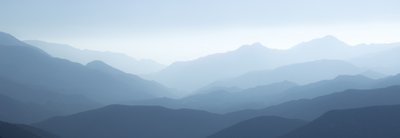 De tågede Blue Mountains af Gemma Bardot