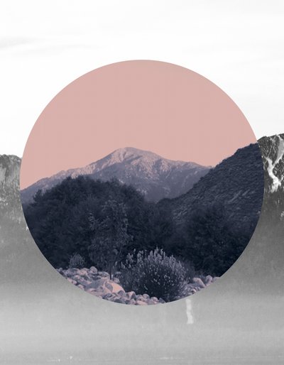 Pink Sky Mountain Circle af Gemma Bardot