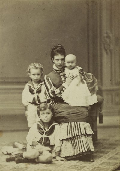 Storhertuginde Maria Fyodorovna med børn, Nicholas Alexandrovich, George..., ca. 1875. af Georg Emil Hansen