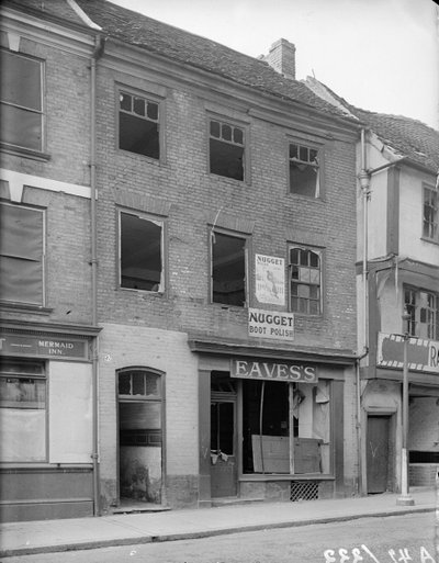 Gosford Street, Coventry, 1941. af George Bernard Mason