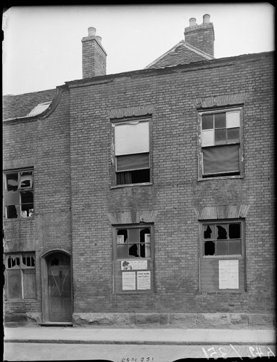 Little Park Street, Coventry, 1941. af George Bernard Mason