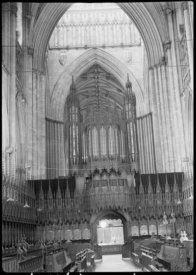 York Minster, Minster Yard, York, 1942. af George Bernard Wood