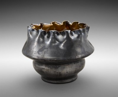 Vase af George E. Ohr
