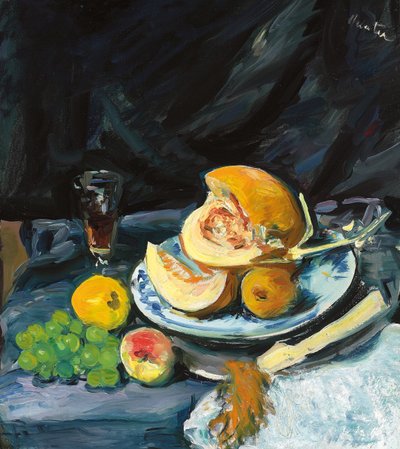 Stilleben med skåret melon, glas og vifte, ca. 1920 af George Leslie Hunter