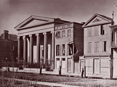 Hibernian Hall, Charleston, ca. 1864. af George N. Barnard
