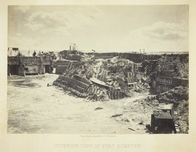 Indvendigt billede af Fort Sumpter af George N. Barnard