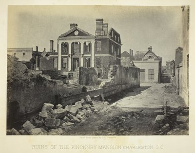 Ruinerne af Pinckney Mansion, Charleston, S.C., 1865. af George N. Barnard