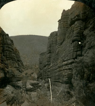 The Grand Canon [sic], Grampians, Victoria, Australien, 1908. af George Rose