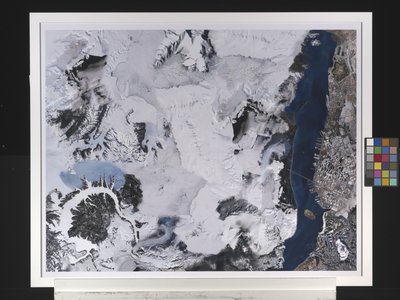 San Sri Copenkikiqaqaafallindasiscobuslanderzefoxporeberinlankmeccalibertyartic Strait Glacier (kompositfotografering) af George Thompson Hobbs