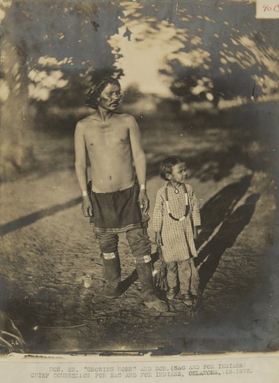 Hon. Hr. voksende Horn og søn. (Sac and Fox Indian) Chefrådgiver for Sac and Fox Indian, Oklahoma, i 1873 (foto) af George W. Ingalls