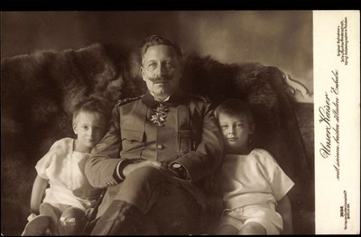 Kejser Wilhelm II, to ældste sønner, Liersch 3686 af German Photographer