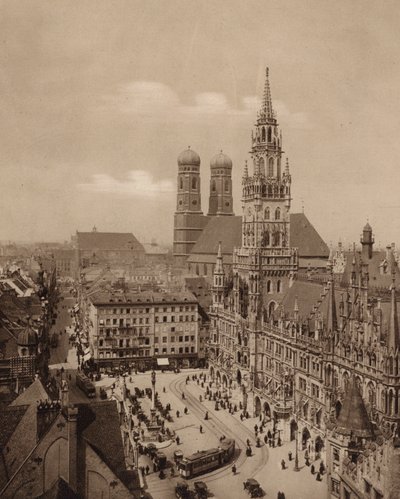 Munchen / München: Marienplatz med nyt rådhus (s/h-foto) af German Photographer