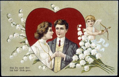 Et par elskende i et hjerte omgivet af liljekonval og Amor (Eros) - tysk postkort, 20. århundrede af German School