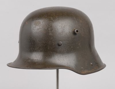 Tysk stålhjelm eller Stahlhelm, ca. 1916 (hjelm) af German School