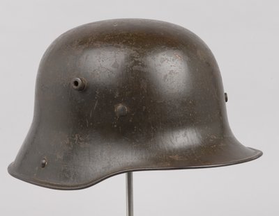 Tysk stålhjelm eller Stahlhelm, ca. 1916 (hjelm) af German School