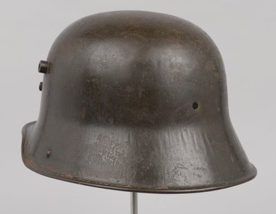 Tysk stålhjelm eller Stahlhelm, ca. 1916 (hjelm) af German School