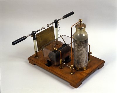 Fysik: Hertz-maskine (Heinrich Hertz tysk fysiker af German School