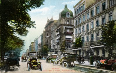Postkort forestillende Unter den Linden og Kranzler-Eck i Berlin, ca. 1910 (farvet foto) af German School