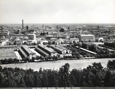 Panoramaudsigt over Bologna med nogle fabrikker. af Giacomo Brogi