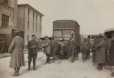 Album "Pictures of War II": Italienske soldater i Gradisca Sagrado, Gorizia, Italien (s/h foto) af Gigliucci Gigliucci