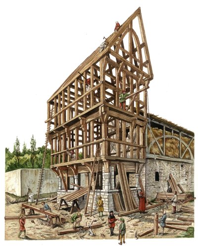 Middelalderen: En byggeplads i en region i Nordfrankrig i det 14. århundrede, tømrere og snedkere arbejder på træstrukturen til en lade. Illustration af Giorgio Albertini. (Brugen af denne forfatters værker er ikke underlagt en ansøgning om auth af Giorgio Albertini