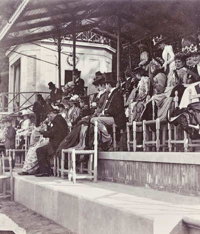 Seere på væddeløbsbanen i Cascine Park: grevinde Cenami med sine døtre, Levi, Conte Gondi, fru Van der Keim og steddatter. af Giorgio Enrico (attr.to) Levi