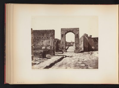 Udsigt over Strada Mercurio i Pompeji, Italien Strada Mercury. (Pompeii) (titel på objekt) af Giorgio Sommer (attributed to)