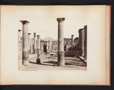 Udsigt over ruinerne af Marco Olconios hus i Pompeji, Italien (Pompei) Casa di Marco Olconio (titel på objektet) af Giorgio Sommer (attributed to)