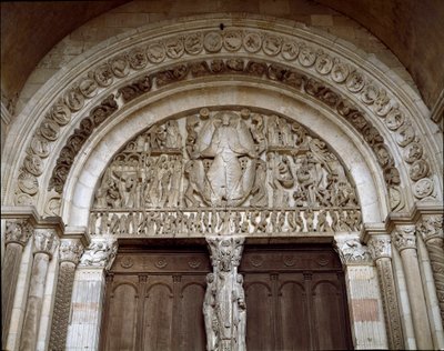 Romansk kunst: Tympan skulptureret, der repræsenterer den sidste dom. Skulptur af Mester Gislebertus (ca. 1130-1140). Cathedrale Saint-Lazare (Saint Lazare af Gislebertus
