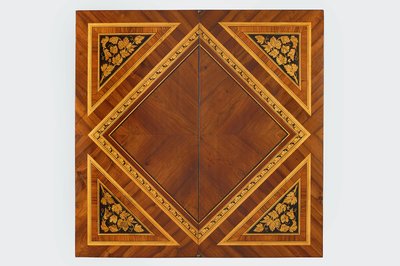 Topbord (træ) af Giuseppe Maggiolini