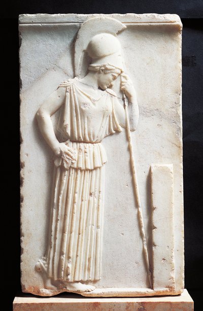Basrelief, der viser sørgende Athena, der står foran en stele af Greek